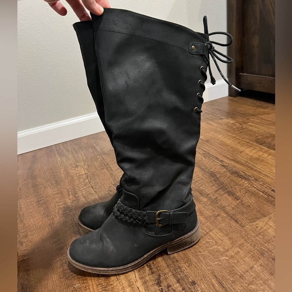 Tall black boots, size 6.5